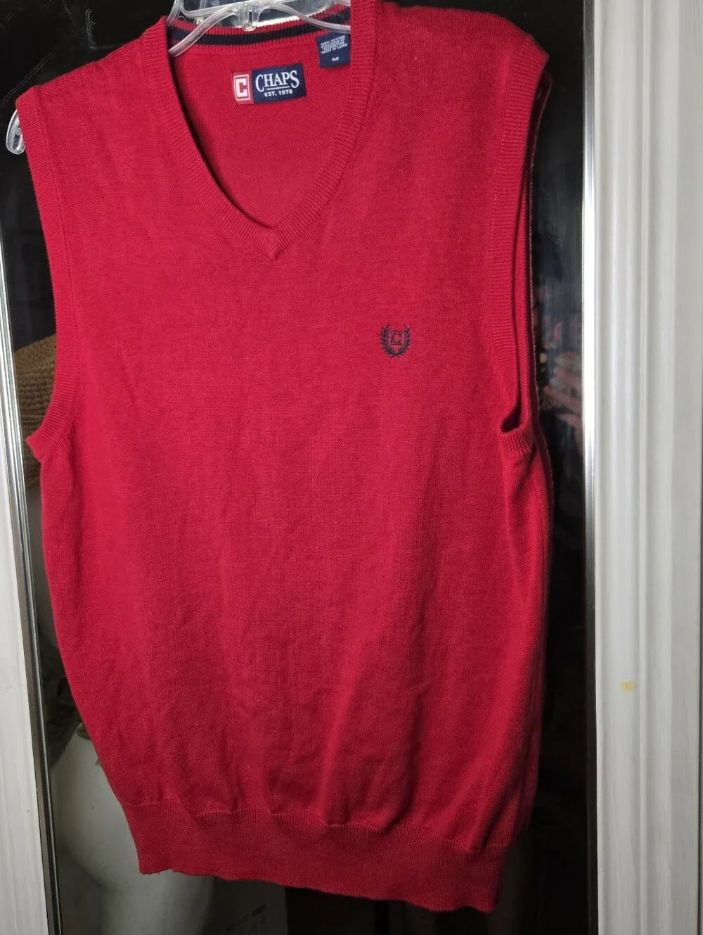 CHAPS RED SWEATER VEST MEDIUm